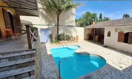 Em Atibaia, Jardim Paulista, localizado em um excelente bairro residencial a ape