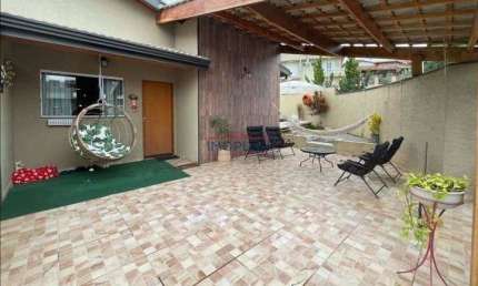 Casa térrea à venda no Bairro Jardim Maristela em Atibaia - SP