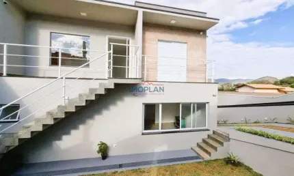 Sobrado Impecável à Venda em Atibaia, SP - Jardim do Lago