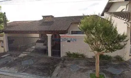 Apresentamos uma excelente casa no bairro Jardim Tapajós, em Atibaia