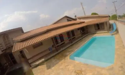Casa à venda com piscina no Loteamento Jardim Morumbi