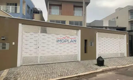 Casa à venda com piscina no Bairo Jardim Paulista em Atibaia/SP