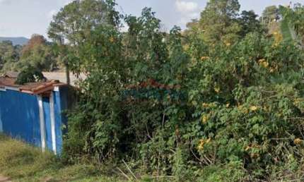 Terreno em declive com área total de 3.915 m² divisa entre Atibaia/SP e Mairipor