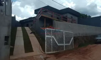 Casa nova á venda com piscina no Jardim Estância Brasil - Atibaia - SP