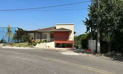 Sobrado 4 dormitórios no Condominio Serra da Estrela!