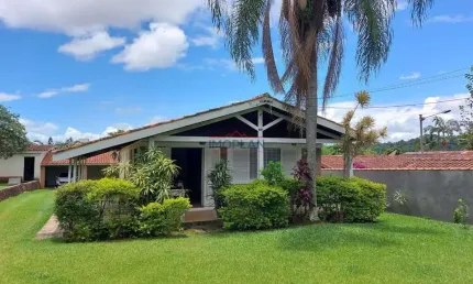 Casa totalmente térrea próximo a Al. Lucas Nogueira Garcez