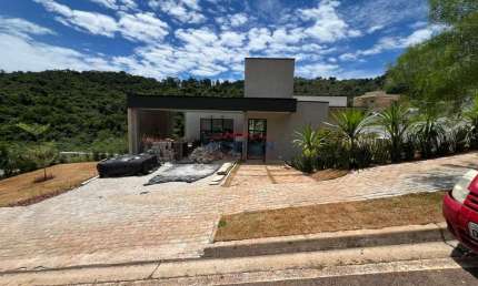 Casa á venda com 229 m² - Quintas da Boa Vista - Atibaia - SP