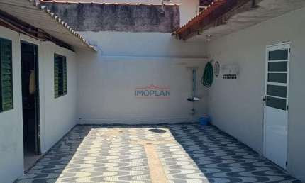 Casa com 2 dormitórios no Clube de Campo em Itatiba
