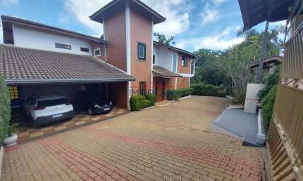 Casa  á venda  com 350 m² e piscina em ótima localização em Bom Jesus dos Perdõe