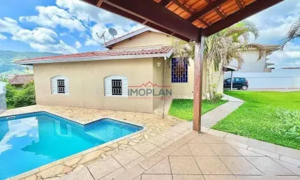 Casa Térrea à Venda no Recreio Maristela, Atibaia/SP