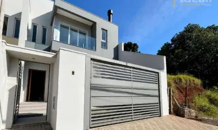 Sobrado com 3 dormitórios à venda, 190 m² por R$ 1.258.000,00 - Cristo Rei - São Leopoldo/RS