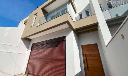 Sobrado com 3 dormitórios à venda, 190 m² por R$ 1.258.000,00 - Cristo Rei - São Leopoldo/RS