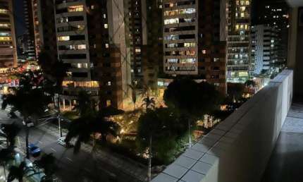 Apartamento no Edifício New Life a uma quadra da Beira Mar