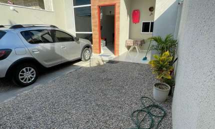 Casa plana( PORTEIRA FECHADA )  Há 5 minutos do centro de Eusébio