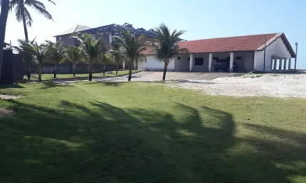 Vende - se Casa na Colônia de Férias Próxima a Praia