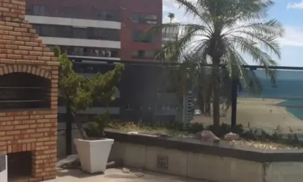 Vende - se Apartamento na Cobertura Com Piscina Privativa no Meireles com 8 suítes