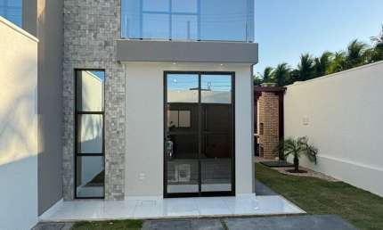 Casa Duplex solta Com 3 Quartos com localização Privilegiada