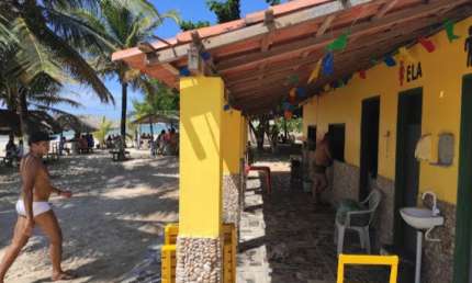 Vende - se Barraca de Praia com mais 9 Mini Apartamentos na Colônia de Férias