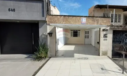Casa toda reformada e ótimo preço próximo ao shopping iguatemi