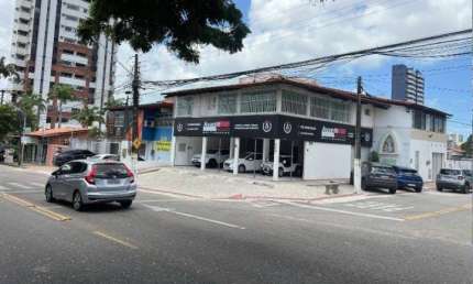 Casa com ponto comercial, kitnets de alto padrão Loja comercial