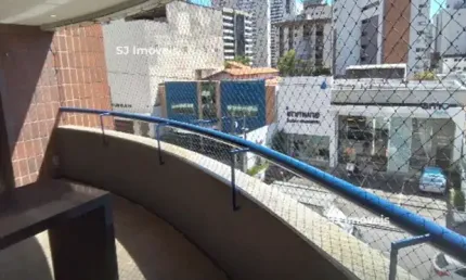 Apartamento com espaço privilegiado na canuto de aguiar