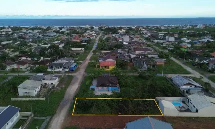 Terreno à venda na Avenida Vinte e Nove de Abril, Coroados, Guaratuba