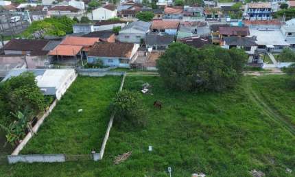 Terreno próximo a Avenida principal de Balneário Coroados