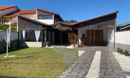 Casa com 5 quartos à venda na Av. São Paulo, -25.959392, Coroados, Guaratuba