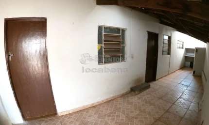 Casa de fundos de 2 dormitórios na Vila Nossa Senhora Aparecida
