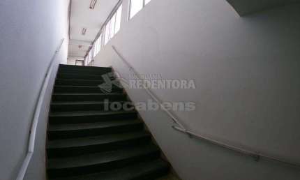 Ótimo salão no Mezanino com 16 ambientes próximo ao Pão de Açucar