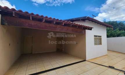 Casa localizada no bairro Jardim São Marco com 3 quartos.