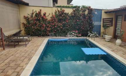 Bairro São Manoel/ Pinheiros - Casa assobradada com 04 dormitório