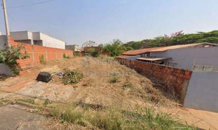 Terreno / Padrão  À venda com 220 m² no Borboleta I