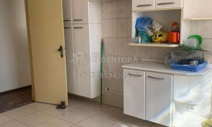 VENDO APARTAMENTO - BEM LOCALIZADO - EDIFÍCIO MARIA CELESTE