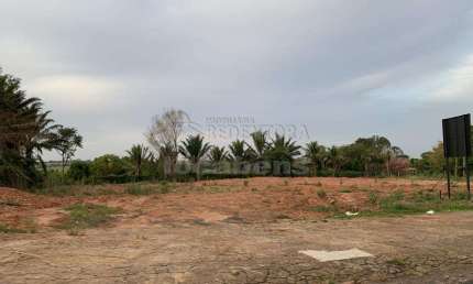 Área em Beira de Rodovia na Região de Rio Preto - SP