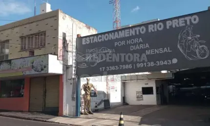 Ótimo Salão comercial no Centro com apartamento no piso superior