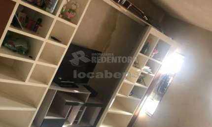 Eldorado - Casa com 3 dormitórios e 1 w.c. em excelente localização na Zona Norte