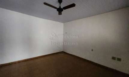 Casa com 3 quartos à venda na Vila Falavina, São José do Rio Preto 