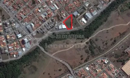 Área comercial com duas frentes, uma delas para a av. ernani pires domingues, 4.975,82m² tendo uma testada acima de 36 metros em uma e 90 metros em outra