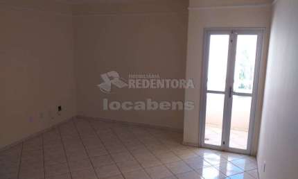 Bom Jardim - Apartamento com 02 dormitórios e com armários embutidos, sendo 01 tipo apartamento