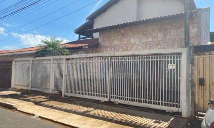Romano Calil - Sobrado com 3 dormitórios sendo 1 tipo apartamento com closet,