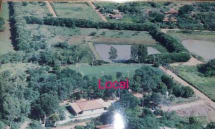 Chácara à Venda, Bella Vista III, 2 casas com total de 4 quartos e 5 wcs.