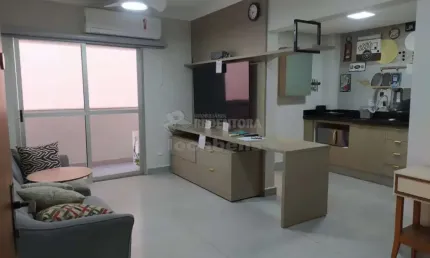 Centro Apartamento Mobiliado de 01 dormitório e 01 vaga de garagem.