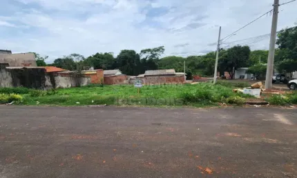 Terreno com uma área total de 267,84m² no bairro cristina de freitas.