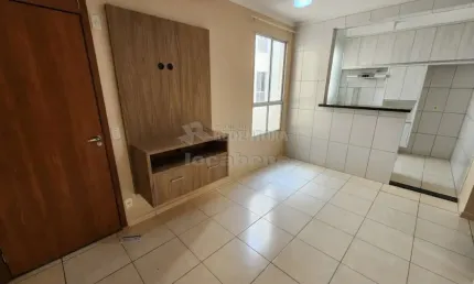 Apartamento de 2 dormitórios com armários no Rios di Itália