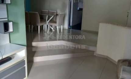 Centro / Condomínio Aparecida Tarraf - Apartamento 03 dormitórios com armário, sendo 01 tipo apartamento