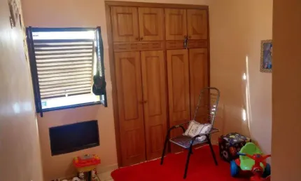 Apartamento a venda no bairro Jardim Santa Lúcia de 02 dormitórios com armários, 01 vaga de garagem coberta.
