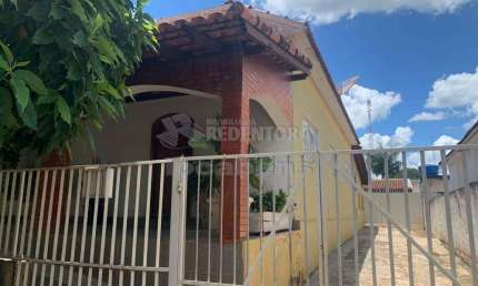 Casa com 3 quartos à venda no Centro, Monte Aprazível 