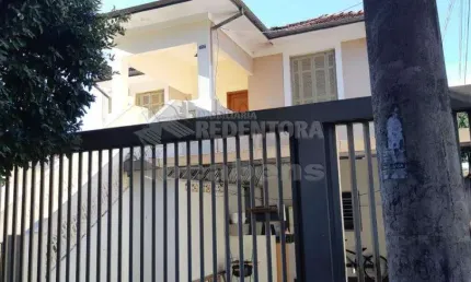 Vila ercília sobrado com 03 dormitório, 02 vagas de garagem.