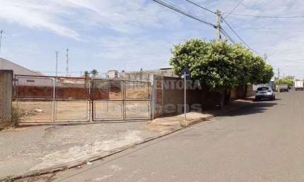 Excelente Terreno comercial ou residencial com 816 m² de Área.